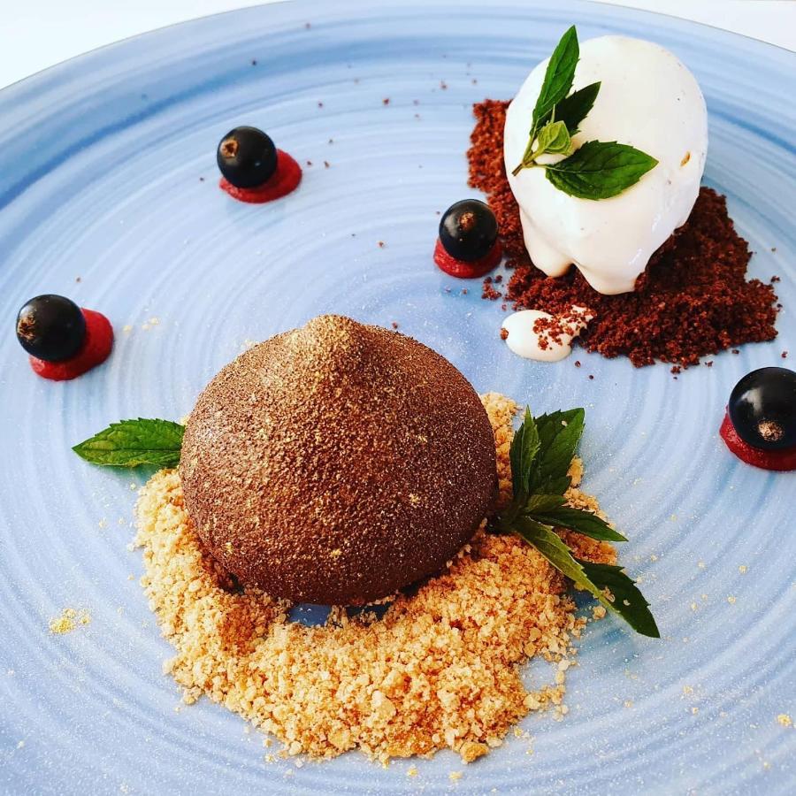 Boutique Odyseja & Spa Ciechocinek Eksteriør billede Chocolate bomb