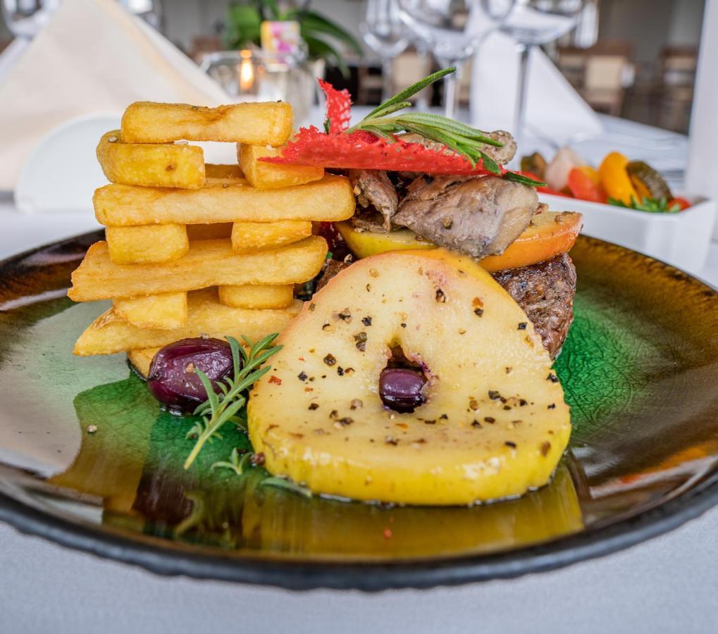 Boutique Odyseja & Spa Ciechocinek Eksteriør billede A plate of food